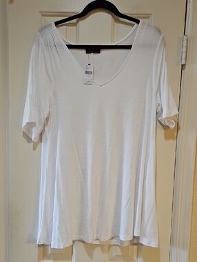 Lane Bryant White V-Neck Short Sleeve Tunic